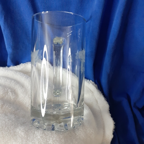 Hooters Glass Cleared Etched Logo with Budweiser Hooters Logo 12.50 🇨🇦shipping - Picture 6 of 16